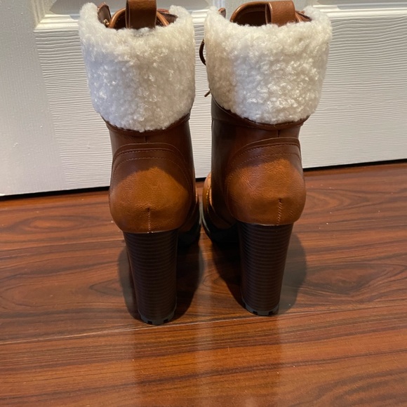 JustFab Shandee Sherpa Heeled Cognac Boots 8.5 - Picture 5 of 12